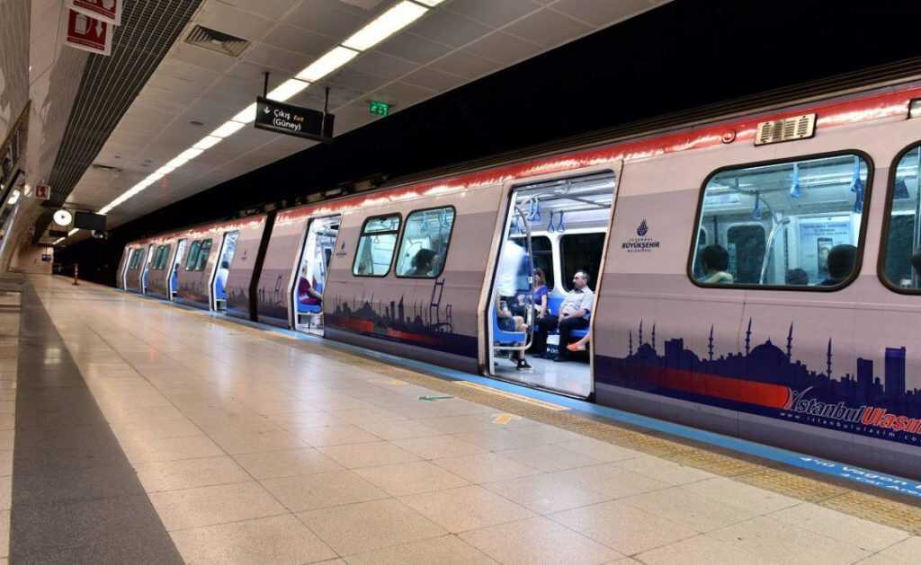 İstanbul’da metro seferlerinde aksama yaşandı