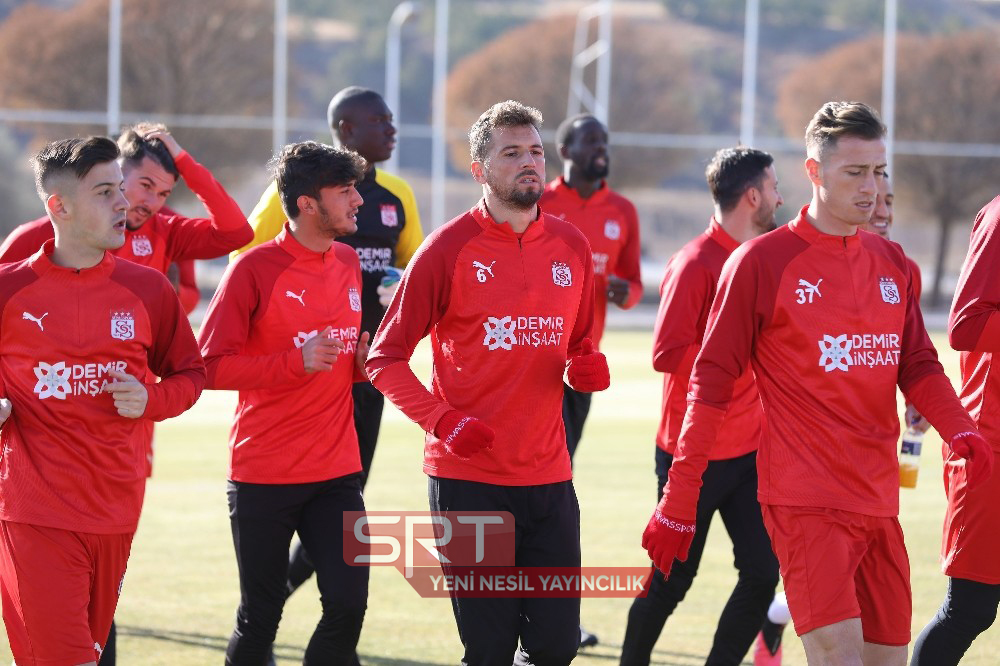 Demir Grup Sivasspor İstanbul’a Gitti