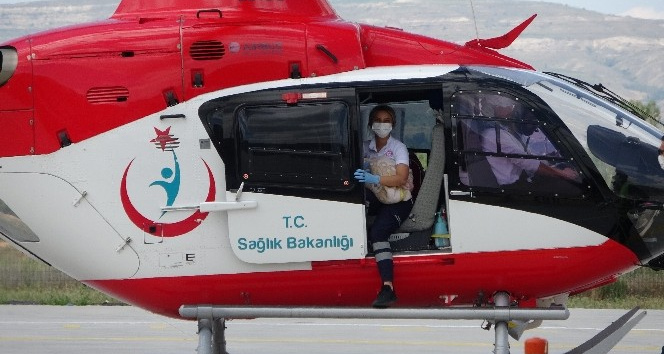 Ambulans helikopter 1 buçuk aylık bebek için havalandı