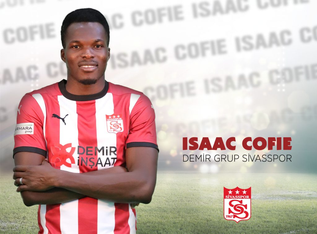 Issac Cofie 2 yıl daha Sivasspor’da