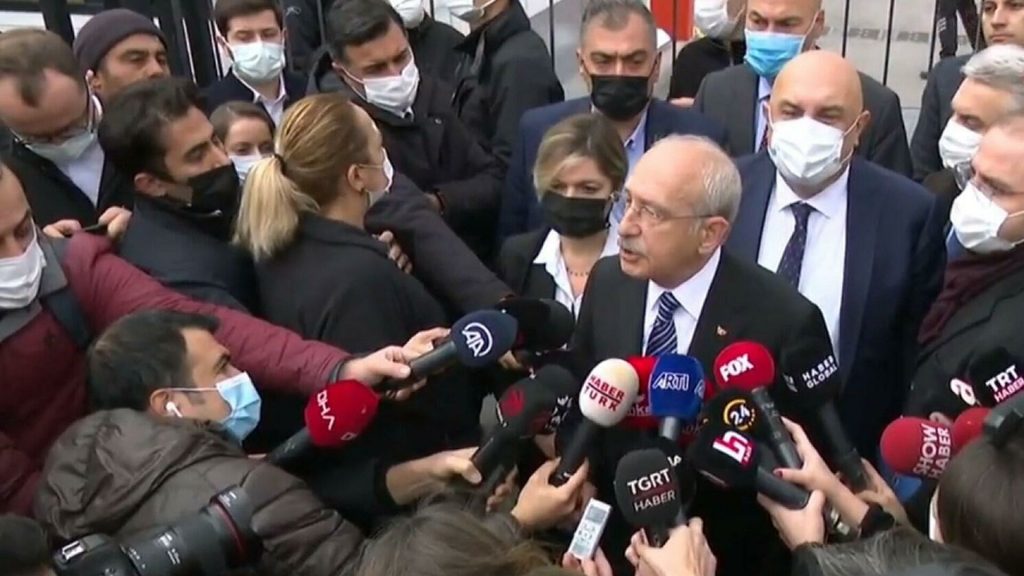 Bilgi almak için TÜİK’e giden CHP Genel Başkanı Kemal Kılıçdaroğlu içeri alınmadı.