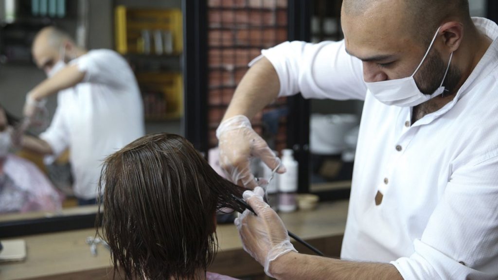 Berber, kuaför ve güzellik salonlarını ilgilendiriyor! Ticaret Bakanlığı: 1 Ocak 2023’e ertelendi