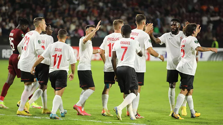 Sivasspor Avrupa Maçında Taraftarı Bekliyor