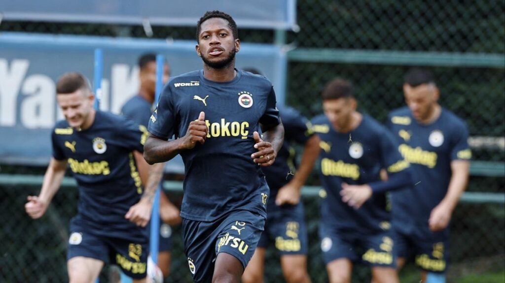 Fenerbahçe’de derbi mesaisi sürüyor