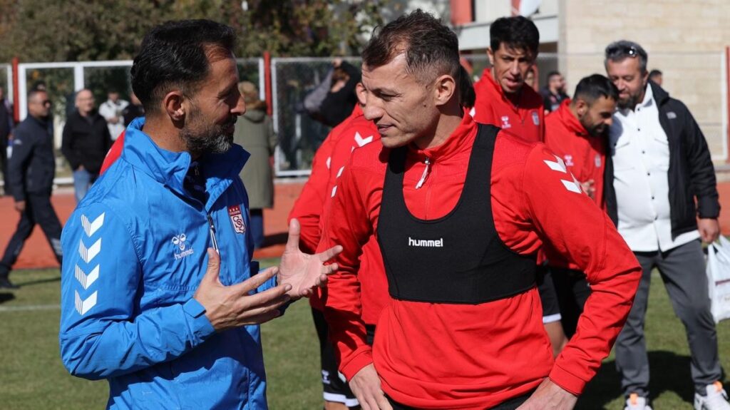 Sivasspor, Fenerbahçe maçı hazırlıklarına başladı