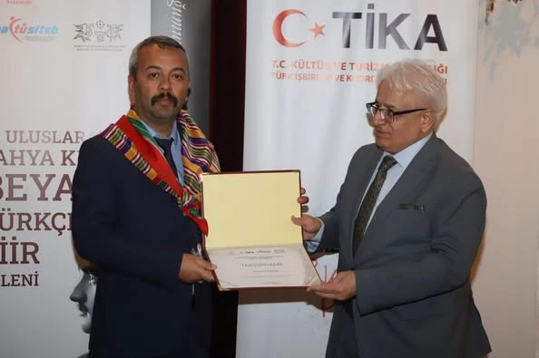 Sivaslı Çarboğa Şiirlerini Seslendirdi