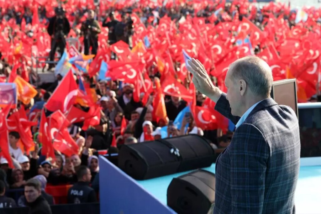 AK Parti Sözcüsü Ömer Çelik: Cumhurbaşkanı Erdoğan’ın Adaylığı Üzerine Önemli Açıklamalar