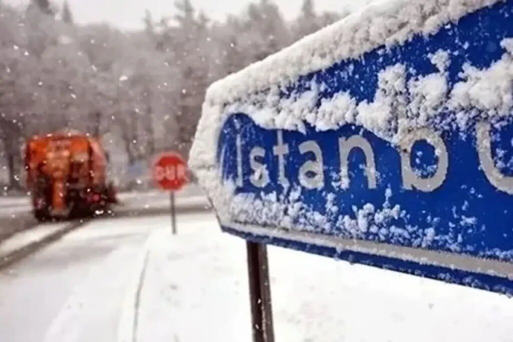 İstanbul’un Yalancı Baharına Aldanmayın: Kar Kapıda