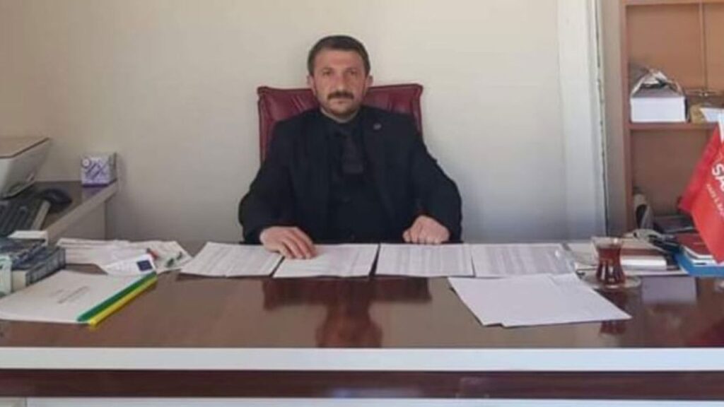 Karsta Erkan Timuroğlu Partisinden İstifa Ederek Yeni Bir Yol Çiziyor