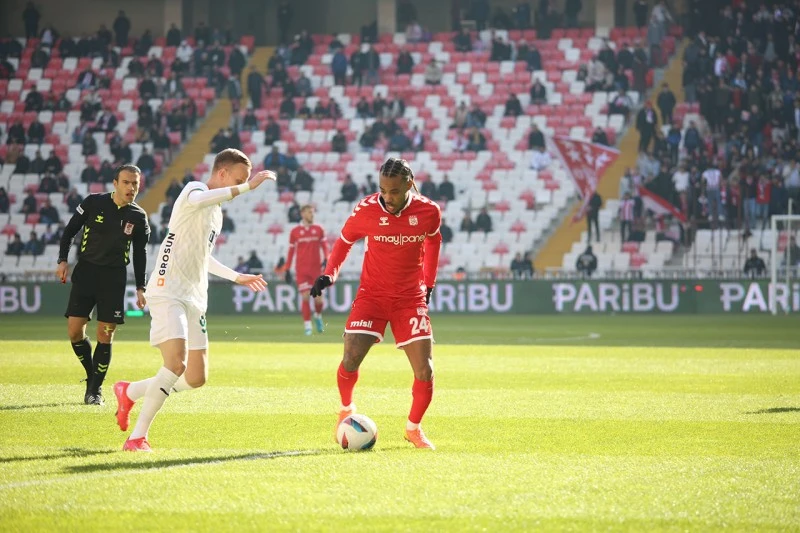 Nefes Kesen 19 Haftanın Ardından: Sivasspor Alt Sıralarda Mücadele Ediyor!
