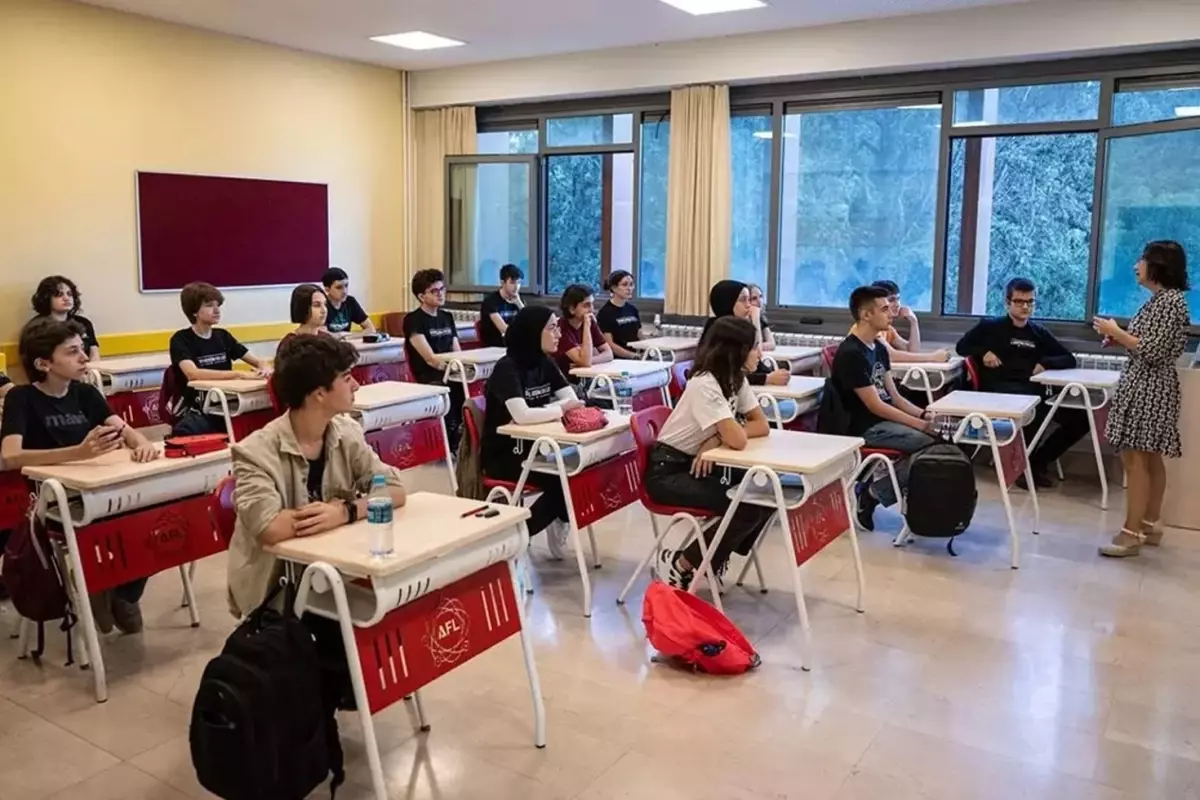 Özel Okullarda Ders Kitabı Ücretleri Geçmişte Kalıyor: Yeni Dönem Başlıyor