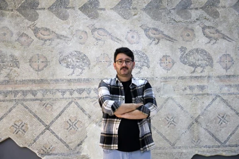 Sivas'ta Ahırın Zemininin Altında Saklı Kalan Mozaik Parçası 22 Yıldır Gün Yüzüne Çıkmayı Bekliyor!