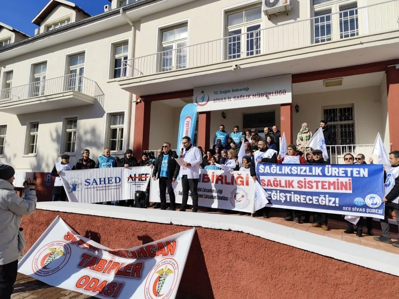 Sivas’ta Sağlık Çalışanlarının Eylemi: Talepler Göz Ardı Edilmesin!