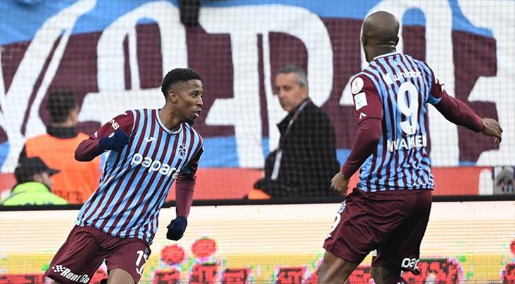 Trabzonspor’da Banza’nın Yıldızı Parlıyor: Onuachu’yu Aratmayan Performans!