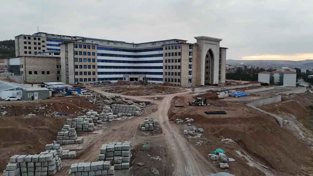 Sivas’ta Yeni Hastanenin Bu Sene içinde Tamamlanması Bekleniyor