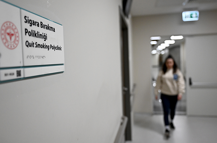 9 Şubat Dünya Sigarayı Bırakma Günü: Sigarayı Bırakma Danışma Hattı ve Tedavi Yöntemleri