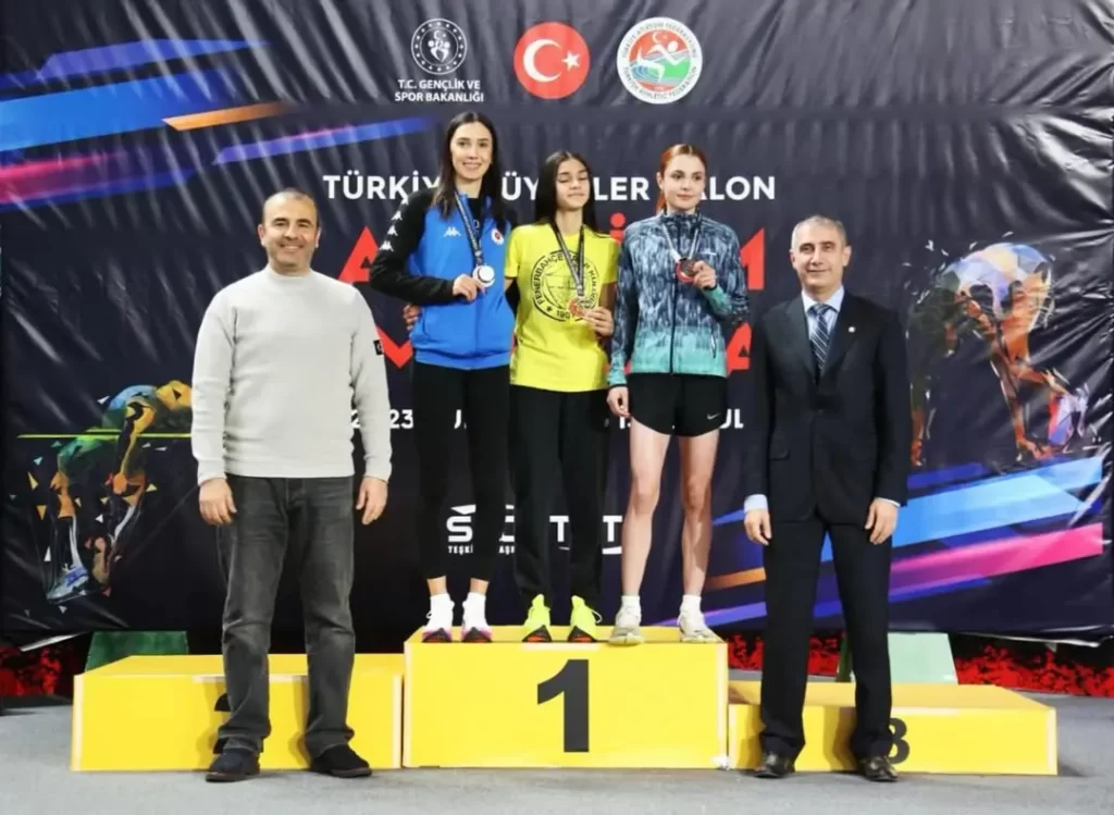 Türkiye Büyükler Salon Atletizm Şampiyonası’nda Dilan Yılmaz Bronz Madalya Kazandı