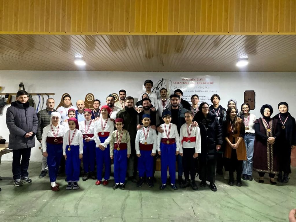 Sivas’ta Geleneksel Okçuluk Yarışması Heyecanı