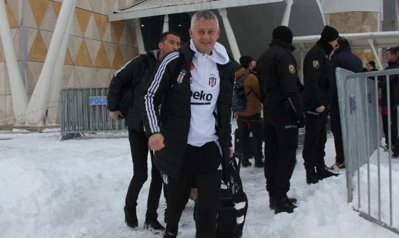 Beşiktaş Kafilesi Sivas’ta Sevgiyle Karşılandı