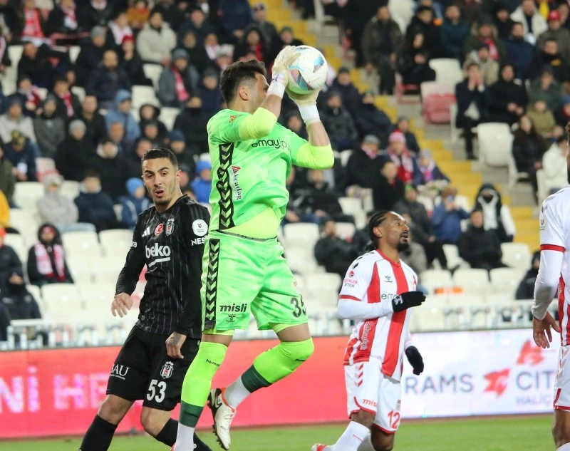Beşiktaş, Sivasspor’u 2-0 Yenerek Galip Geldi