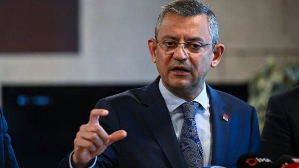 CHP Genel Başkanı Özgür Özel ve DEVA Partisi Lideri Babacan Ortak Basın Toplantısı Düzenledi