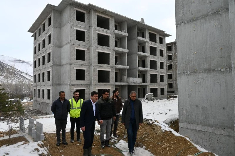 Gürün’de TOKİ Konutları İncelemesi