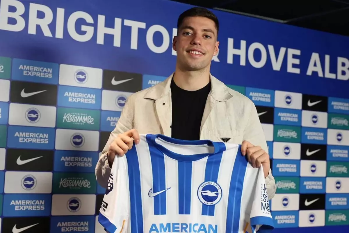 İngiltere Premier Lig’de Dikkat Çeken Transfer