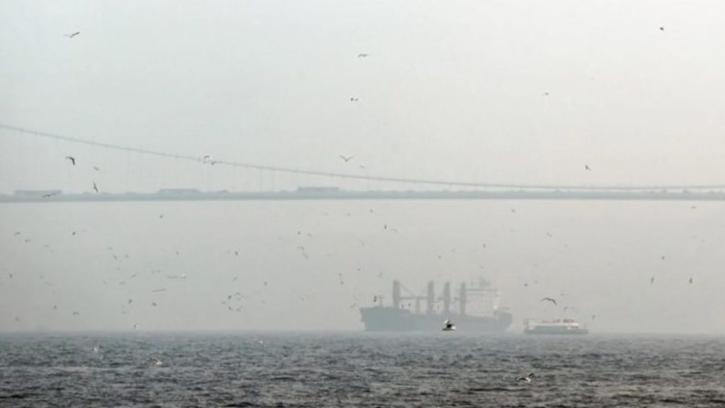 İstanbul Boğazı’nda Gemi Trafiği Sis Nedeniyle Durduruldu