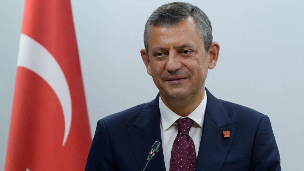 Özgür Özel ve Müsavat Dervişoğlu’ndan Önemli Görüşme