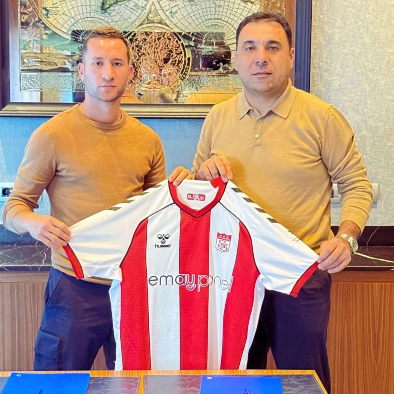 Simic Resmen Sivasspor’da