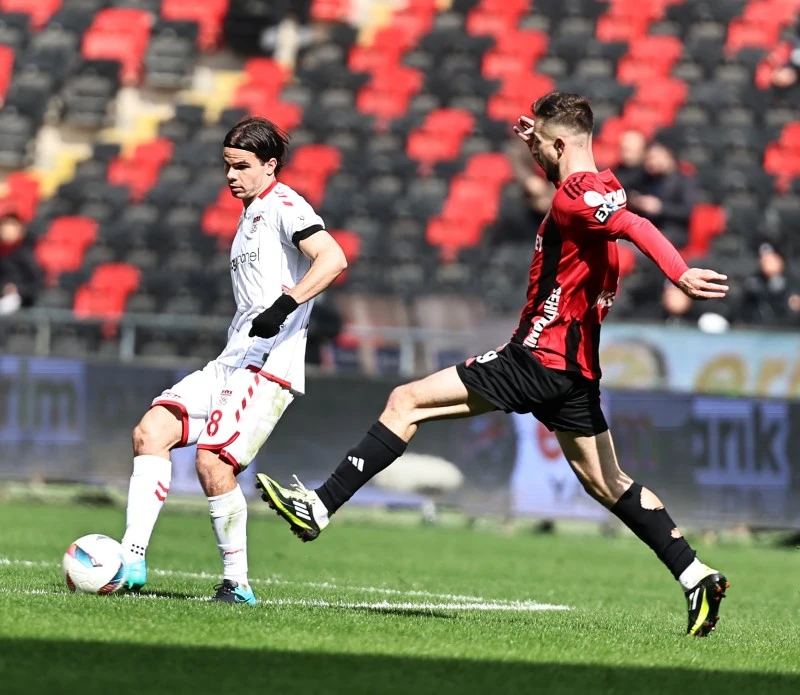 Sivasspor’un Süper Lig’deki Kötü Performansı ve Gaziantep FK Mağlubiyeti