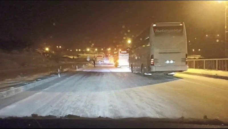 Sivas’ta Kar Yağışı Nedeniyle Ulaşımda Aksamalar