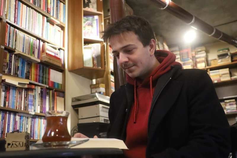 Sivas’ta Şaban Yazıcı’nın Sahaf Kafesi: Okuma Alışkanlığı İçin Ücretsiz Kitaplar