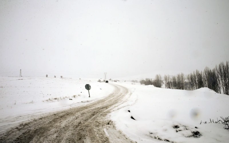 Tokat’ta Yağış ve Buzlanma Sonucu Trafik Kazaları