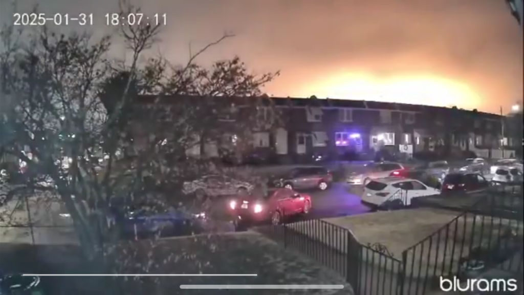 Amerika’da Yerleşim Yerine Uçak Düştü