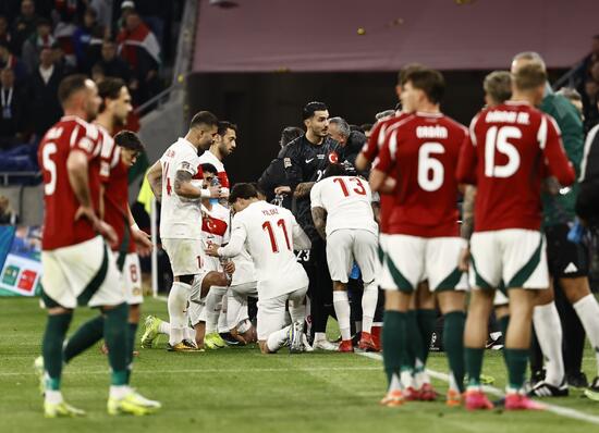 A Milli Takım, Macaristan'ı 3-0 Yenerek A Ligi'ne Yükseldi