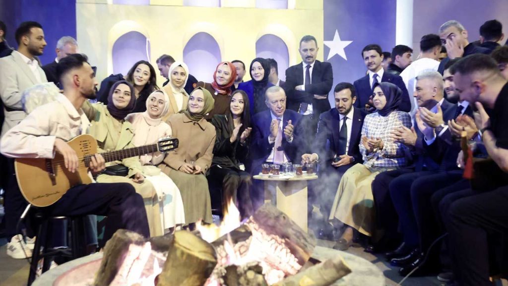 Cumhurbaşkanı Erdoğan Gençlerle İstanbul’da Buluştu