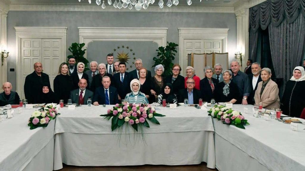 Cumhurbaşkanı Erdoğan’dan Sürpriz Vefa İftarı Ziyareti