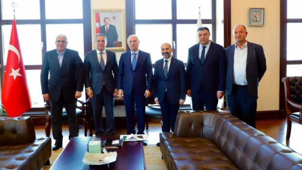 Efkan Ala, Alevi Vakıfları Federasyonu ile Görüştü