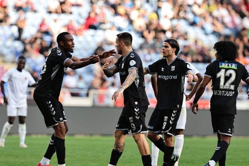 Küme Düşme Hattında Kıyasıya Rekabet: Sivasspor'un Mücadelesi