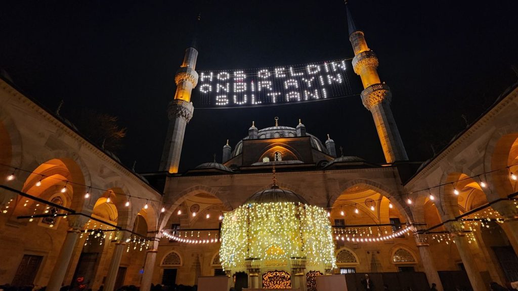 Ramazan Ayının İlk Teravih Namazı Coşkuyla Kılındı