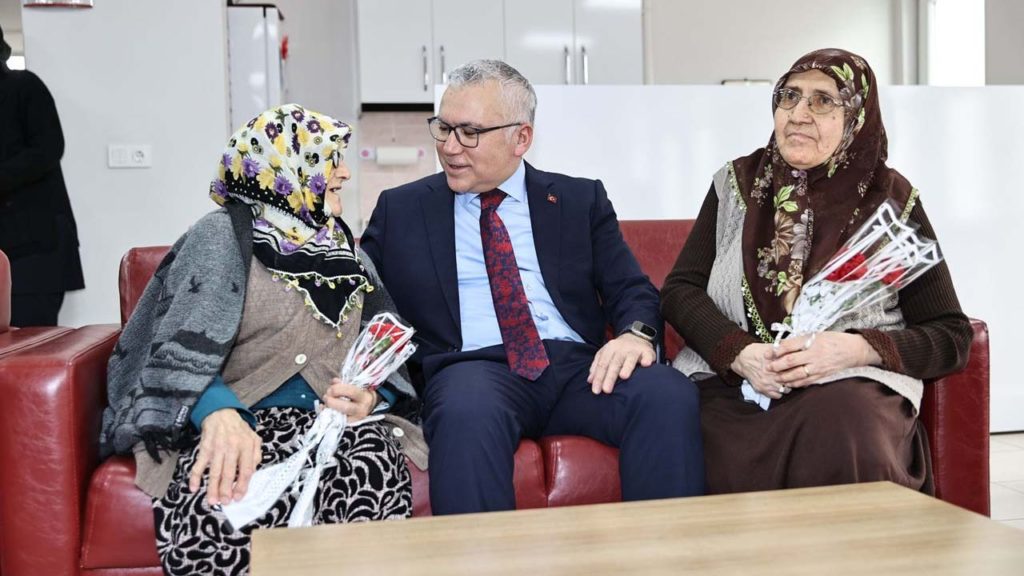 Ramazan Bayramı’nda Huzurevi Ziyareti