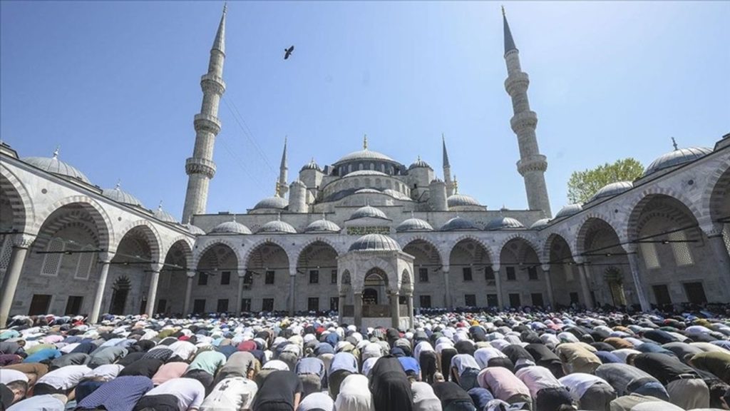 Ramazan Bayramı’nın Başlangıcı ve Namaz Saatleri