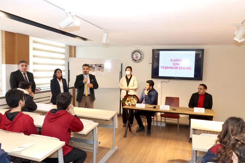 Sivas Fen Lisesi’nde Deprem Paneli Düzenlendi