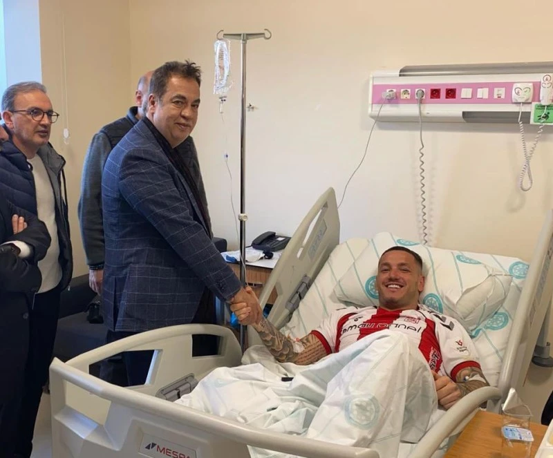 Sivasspor’da Rey Manaj Sakatlandı