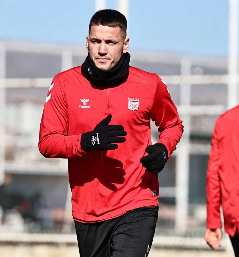 Rey Manaj, Kart Görme Sıralamasında Üst Sıralarda