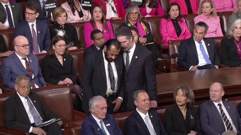 Trump’ın Konuşması Sırasında Gergin Anlar