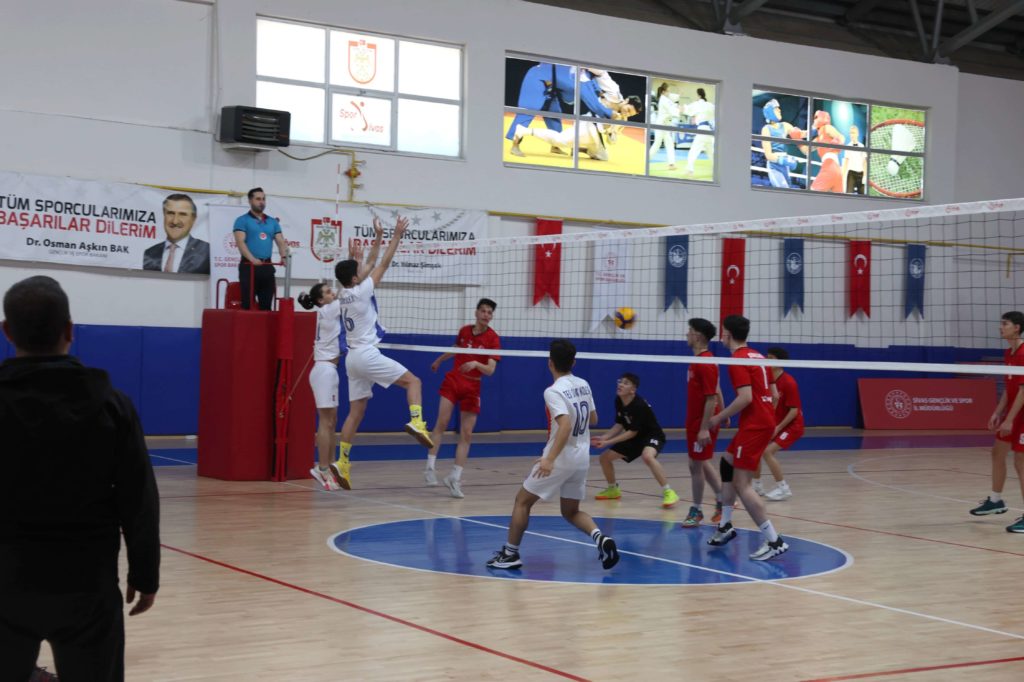 Sivas’ta Liseler Arası Voleybol Turnuvası Sonuçlandı