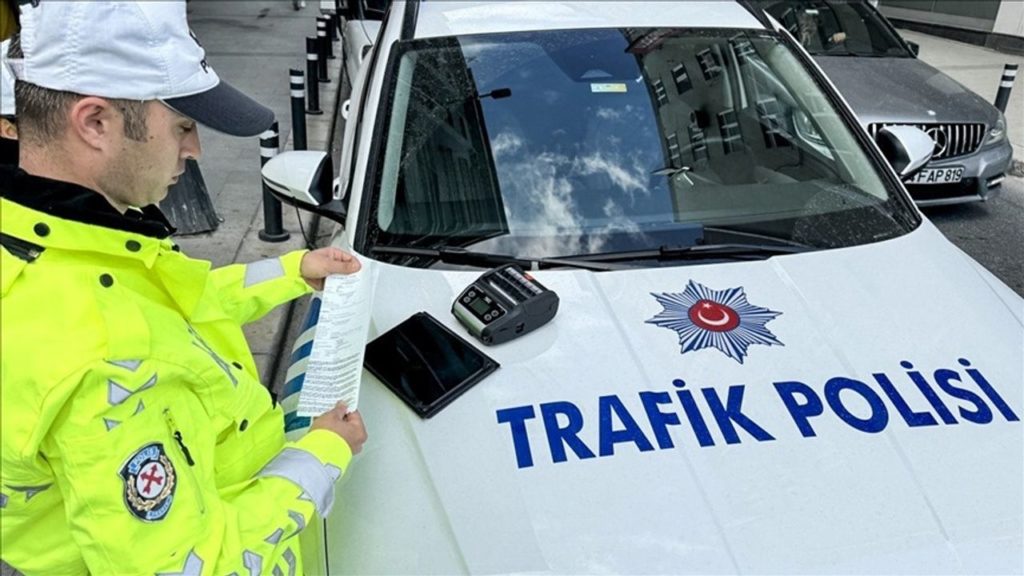 AK Parti’den Trafik Cezalarına Düzenleme ve Yetkisiz Çakar Kullanımına Yüksek Ceza