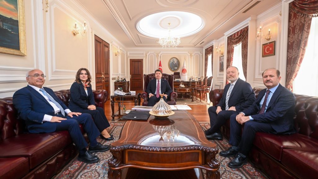 Adalet Bakanı Tunç’tan DEM Parti ile “Terörsüz Türkiye” görüşmesi